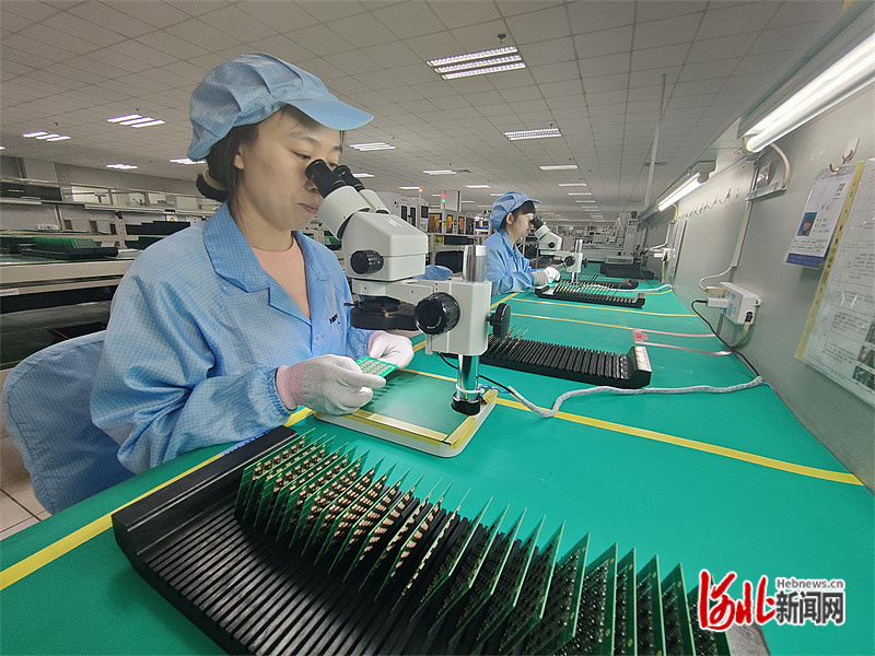 因地制宜發(fā)展新質(zhì)生產(chǎn)力丨九問河北新興產(chǎn)業(yè)怎樣上新④ 電子設(shè)備的“心臟”國產(chǎn)化，在這里如何實(shí)現(xiàn)通訊工程